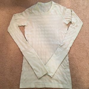 Lululemon swiftly tech long sleeve size 4 mint